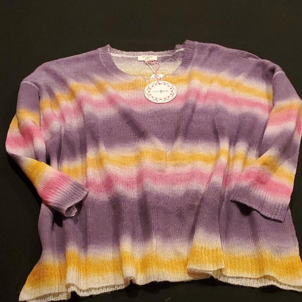 Umgee Light Sweater - Picture 2 of 4